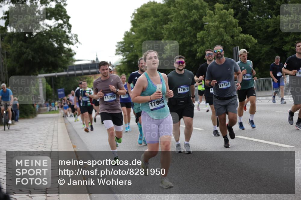 29.06.2025 - hella hamburg halbmarathon Jannik Wohlers http://msf.ph/oto/8281950 29.06.2025 10:35:08 Lombardsbrücke 1730, 1786, 1821, 2001, 2198, 2425, 2787, 4333, 4703, 4704, 4965, 5147, 5240, 5793, 6365, 6381, 6746, 6859, 6867, 7382, 8249, 8296, 8567, 9342, 9470, 9803, 9806, 10393, 10565, 10652, 11838, 11839, 12026, 12326, 12338, 12851, 13240, 13505, 13805, 14402, 14684, 15032, 15211, 16690, 16710, 17289, 17331, 17689, 17868, 17883, 17935, 17974, 17998, 18036, 18269, 18292, 18361, 18912, 19061 meine-sportfotos.de