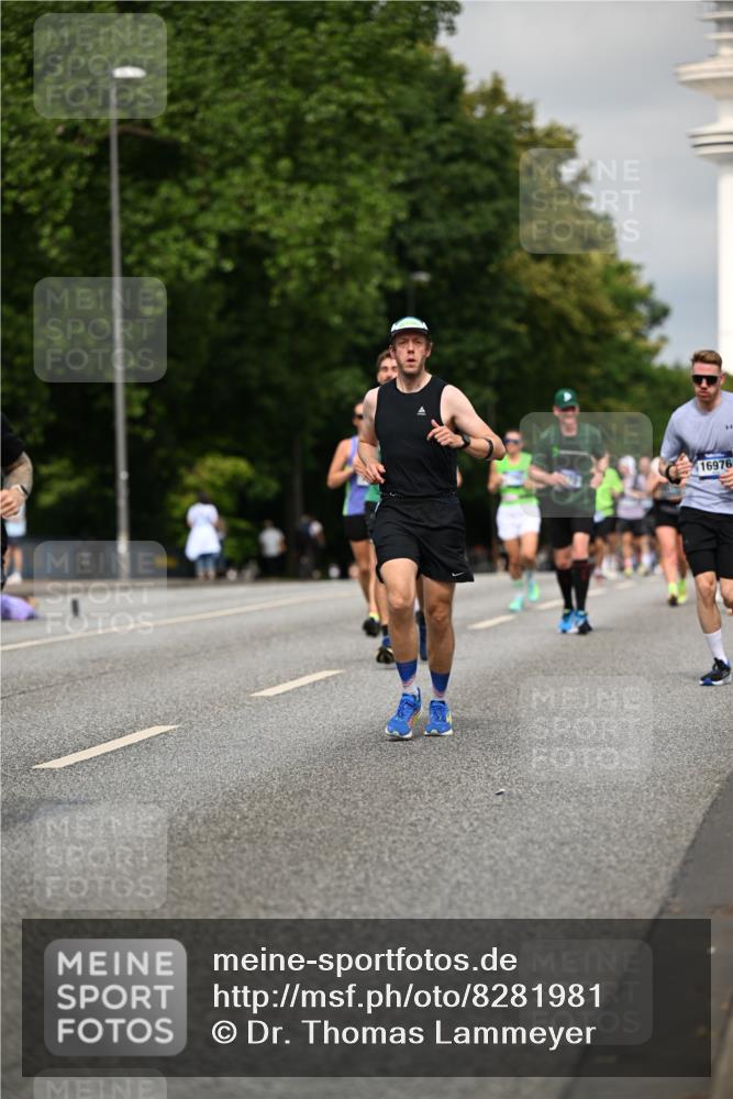 29.06.2025 - hella hamburg halbmarathon Dr. Thomas Lammeyer http://msf.ph/oto/8281981 29.06.2025 10:15:50 Kennedybrücke 1062, 1790, 2661, 3746, 3837, 6966, 7370, 7474, 7571, 8368, 9119, 9254, 9405, 10042 meine-sportfotos.de