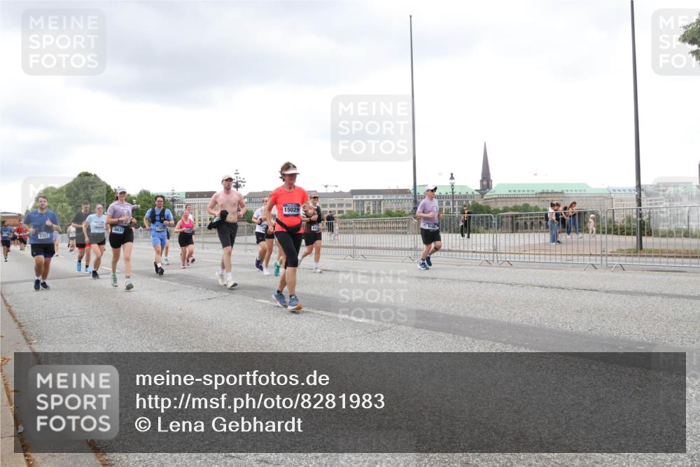 29.06.2025 - hella hamburg halbmarathon Lena Gebhardt http://msf.ph/oto/8281983 29.06.2025 10:55:01 Lombardsbrücke 5727, 16637, 15029, 1013, 1198, 2084, 2090, 2452, 2566, 2586, 2632, 3002, 3274, 4039, 4191, 4192, 5392, 5500, 5727, 5882, 6395, 6396, 6839, 6944, 6982, 7219, 7238, 7766, 8012, 8186, 8403, 8519, 9521, 9596, 10109, 10331, 10458, 10471, 10686, 11033, 11226, 11287, 11567, 11569, 11737, 11788, 11908, 12147, 12148, 12240, 12268, 12270, 13098, 13230, 13272, 13283, 13548, 13944, 13945, 13979, 13980, 14515, 15152, 15160 meine-sportfotos.de