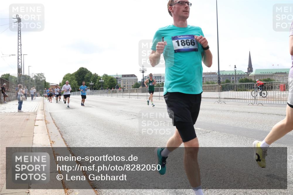 29.06.2025 - hella hamburg halbmarathon Lena Gebhardt http://msf.ph/oto/8282050 29.06.2025 10:11:36 Lombardsbrücke 1328, 1531, 1723, 1866, 1992, 3363, 3837, 4227, 5254, 5379, 5605, 7571, 8115, 8171, 8206, 8207, 8368, 8807, 8810, 9119, 9191, 9428, 10042, 10196, 10372, 10428, 11149, 11321, 11507, 11755, 12286, 12473, 13177, 13203, 13603, 13939, 13958, 14008, 14149, 14384, 15252, 15797, 15908, 15945, 16383, 17080, 17142, 17638, 17774, 17787, 17866, 18278, 18382, 19172, 19241 meine-sportfotos.de