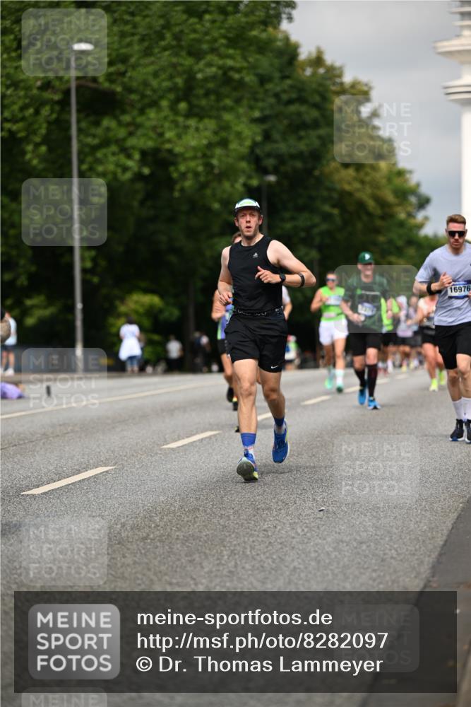 29.06.2025 - hella hamburg halbmarathon Dr. Thomas Lammeyer http://msf.ph/oto/8282097 29.06.2025 10:15:50 Kennedybrücke 1062, 1790, 2661, 3746, 3837, 6966, 7370, 7474, 7571, 8368, 9119, 9254, 9405, 10042 meine-sportfotos.de