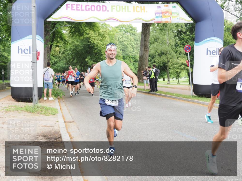 29.06.2025 - hella hamburg halbmarathon MichiJ http://msf.ph/oto/8282178 29.06.2025 10:32:14 Zwischen KM18-KM19 1558, 3146, 4991, 5692, 7508, 8145, 8900, 9081, 10930, 11153, 11346, 12438, 13348, 14690, 15185 meine-sportfotos.de