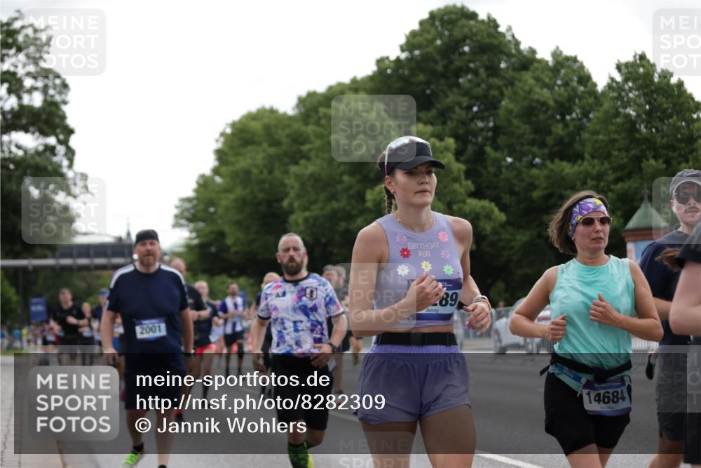 29.06.2025 - hella hamburg halbmarathon Jannik Wohlers http://msf.ph/oto/8282309 29.06.2025 10:35:17 Lombardsbrücke 1108, 1336, 1730, 1786, 2001, 2352, 2425, 2787, 2811, 3243, 4333, 4902, 4965, 5147, 5240, 6021, 6381, 6746, 6867, 7304, 7382, 8333, 9342, 9470, 9803, 9806, 9819, 10119, 10567, 10652, 12026, 12097, 12408, 12851, 12869, 13240, 13318, 13505, 13899, 14402, 14684, 15032, 16487, 17289, 17331, 17689, 17817, 17868, 17883, 17974, 17996, 17998, 18036, 18292, 18361, 18524, 18570, 18688 meine-sportfotos.de