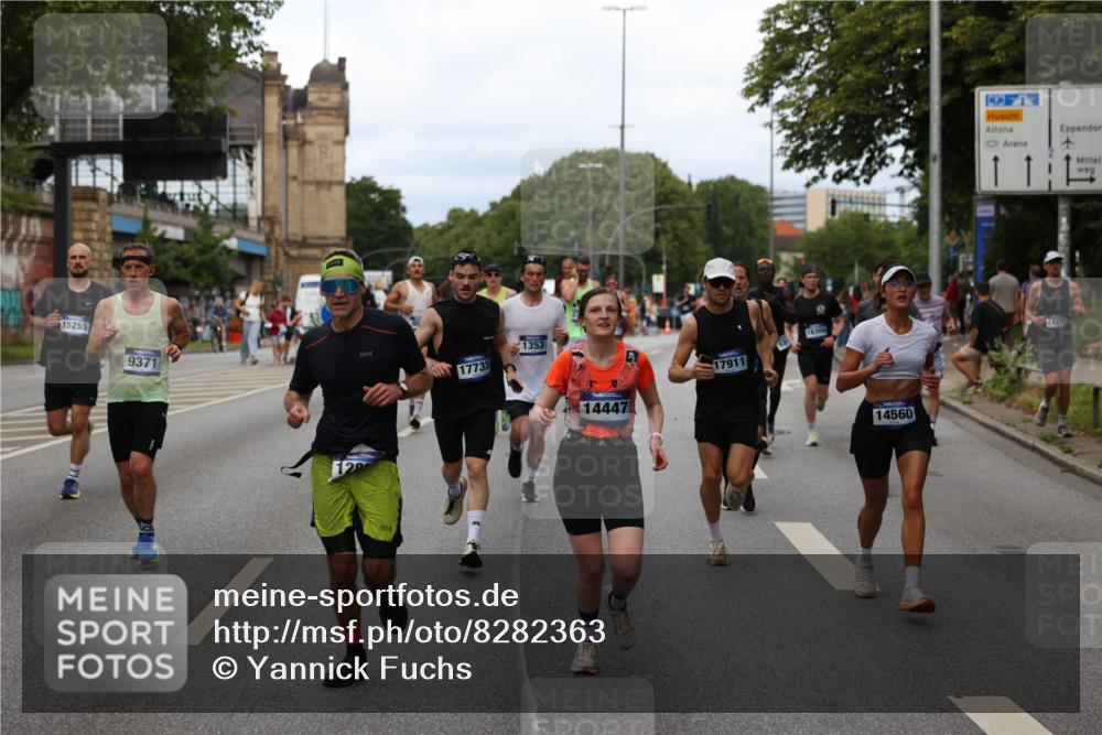 29.06.2025 - hella hamburg halbmarathon Yannick Fuchs http://msf.ph/oto/8282363 29.06.2025 10:37:29 20KM 1353, 1675, 1735, 2653, 4229, 4318, 5011, 5124, 5477, 7026, 7508, 9364, 9371, 9534, 10099, 10251, 11177, 12153, 12723, 12839, 13746, 13807, 14201, 14226, 14447, 14484, 14560, 14813, 14849, 15255, 15328, 15535, 15706, 15851, 15921, 16333, 17733, 17911, 18004, 18274, 18275, 18304, 18449, 18659, 18987, 19009, 19229 meine-sportfotos.de