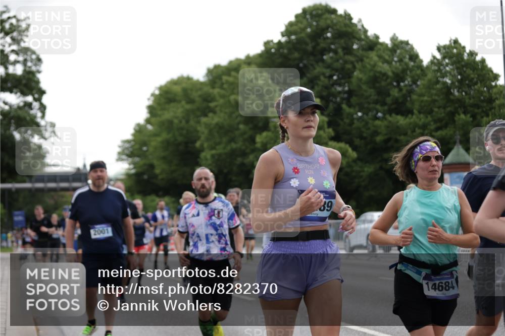 29.06.2025 - hella hamburg halbmarathon Jannik Wohlers http://msf.ph/oto/8282370 29.06.2025 10:35:17 Lombardsbrücke 1108, 1336, 1730, 1786, 2001, 2352, 2425, 2787, 2811, 3243, 4333, 4902, 4965, 5147, 5240, 6021, 6381, 6746, 6867, 7304, 7382, 8333, 9342, 9470, 9803, 9806, 9819, 10119, 10567, 10652, 12026, 12097, 12408, 12851, 12869, 13240, 13318, 13505, 13899, 14402, 14684, 15032, 16487, 17289, 17331, 17689, 17817, 17868, 17883, 17974, 17996, 17998, 18036, 18292, 18361, 18524, 18570, 18688 meine-sportfotos.de