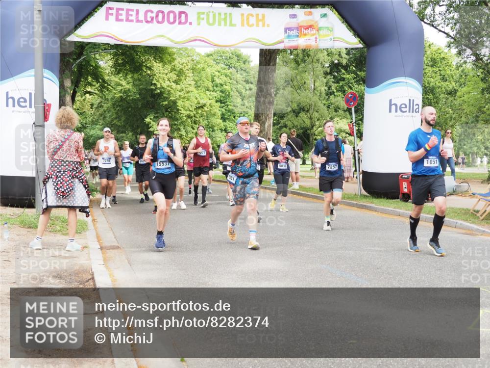 29.06.2025 - hella hamburg halbmarathon MichiJ http://msf.ph/oto/8282374 29.06.2025 10:58:13 Zwischen KM18-KM19 1020, 1051, 3020, 5036, 7257, 7809, 7810, 12938, 13370, 15570, 16554, 16709, 19035 meine-sportfotos.de