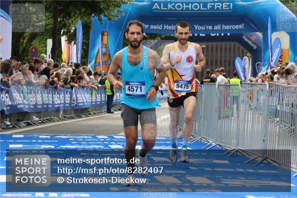 29.06.2025 - hella hamburg halbmarathon Strokosch-Dieckow http://msf.ph/oto/8282407 29.06.2025 10:22:21 Ziel 4571, 9475 meine-sportfotos.de