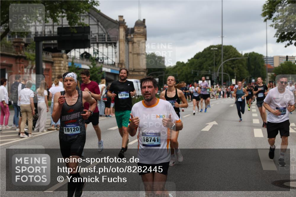 29.06.2025 - hella hamburg halbmarathon Yannick Fuchs http://msf.ph/oto/8282445 29.06.2025 10:49:49 20KM 1130, 1180, 1193, 2982, 3042, 3048, 3058, 3668, 4951, 5287, 5465, 5672, 6569, 6591, 6924, 7594, 7742, 8255, 8311, 8639, 8863, 9361, 9562, 11039, 11309, 11638, 12196, 12515, 13474, 14363, 14365, 14461, 15184, 15484, 15818, 15884, 16176, 16375, 16401, 16434, 16521, 16786, 17259, 17615, 17640, 17642, 17734, 18064, 18125, 18212, 18325, 18340, 18495, 18634, 18741, 18746, 18835, 19120, 19152 meine-sportfotos.de