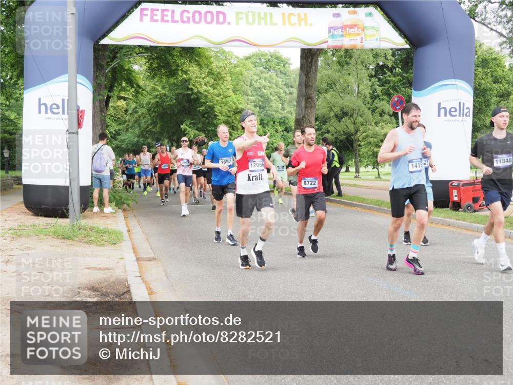 29.06.2025 - hella hamburg halbmarathon MichiJ http://msf.ph/oto/8282521 29.06.2025 10:32:18 Zwischen KM18-KM19 1415, 1558, 3146, 3907, 4991, 5692, 7093, 7508, 8063, 8145, 8900, 11848, 12966, 13348 meine-sportfotos.de