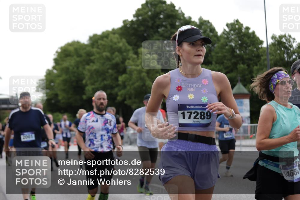 29.06.2025 - hella hamburg halbmarathon Jannik Wohlers http://msf.ph/oto/8282539 29.06.2025 10:35:17 Lombardsbrücke 1108, 1336, 1730, 1786, 2001, 2352, 2425, 2787, 2811, 3243, 4333, 4902, 4965, 5147, 5240, 6021, 6381, 6746, 6867, 7304, 7382, 8333, 9342, 9470, 9803, 9806, 9819, 10119, 10567, 10652, 12026, 12097, 12408, 12851, 12869, 13240, 13318, 13505, 13899, 14402, 14684, 15032, 16487, 17289, 17331, 17689, 17817, 17868, 17883, 17974, 17996, 17998, 18036, 18292, 18361, 18524, 18570, 18688 meine-sportfotos.de