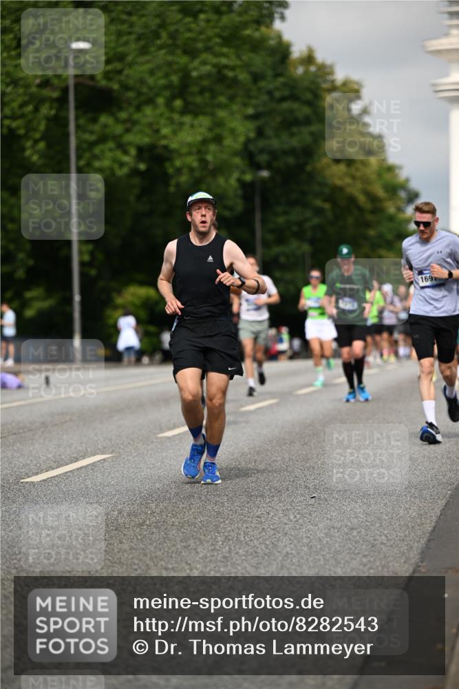 29.06.2025 - hella hamburg halbmarathon Dr. Thomas Lammeyer http://msf.ph/oto/8282543 29.06.2025 10:15:51 Kennedybrücke 1062, 1790, 2661, 3746, 3837, 4499, 6966, 7370, 7474, 8368, 9119, 9254, 9405, 10042 meine-sportfotos.de