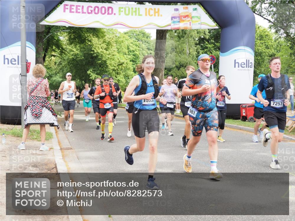 29.06.2025 - hella hamburg halbmarathon MichiJ http://msf.ph/oto/8282573 29.06.2025 10:58:14 Zwischen KM18-KM19 1020, 1051, 1981, 3020, 5036, 7017, 7257, 7277, 7809, 7810, 8275, 9917, 12456, 12938, 13370, 14413, 15570, 16554, 19035 meine-sportfotos.de