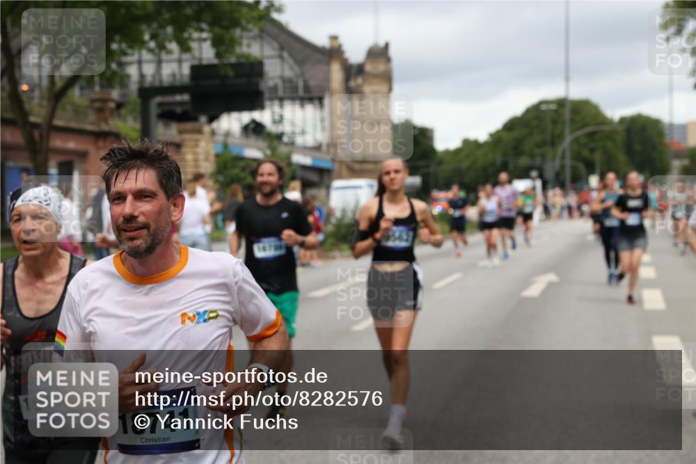 29.06.2025 - hella hamburg halbmarathon Yannick Fuchs http://msf.ph/oto/8282576 29.06.2025 10:49:50 20KM 1130, 1180, 1193, 2982, 3042, 3048, 3058, 3668, 4951, 5287, 5465, 5672, 6569, 6591, 6924, 7594, 7742, 8255, 8311, 8639, 8863, 9361, 9562, 11039, 11309, 11638, 12196, 12515, 13474, 14363, 14365, 14461, 15184, 15818, 15884, 16176, 16375, 16401, 16434, 16521, 16625, 16786, 17259, 17615, 17640, 17642, 17734, 18064, 18125, 18212, 18325, 18340, 18495, 18634, 18741, 18746, 18835, 19120, 19152 meine-sportfotos.de