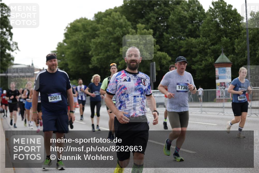 29.06.2025 - hella hamburg halbmarathon Jannik Wohlers http://msf.ph/oto/8282663 29.06.2025 10:35:18 Lombardsbrücke 1108, 1336, 1730, 1786, 2352, 2425, 2787, 2811, 2827, 3243, 4333, 4902, 5147, 5240, 6021, 6381, 6746, 6867, 7304, 7382, 8333, 9342, 9470, 9803, 9806, 9819, 10119, 10567, 10652, 12026, 12097, 12408, 12851, 12869, 13240, 13318, 13505, 13899, 14402, 14684, 15032, 16487, 17289, 17331, 17689, 17817, 17868, 17883, 17974, 17996, 17998, 18036, 18292, 18361, 18524, 18570, 18688 meine-sportfotos.de