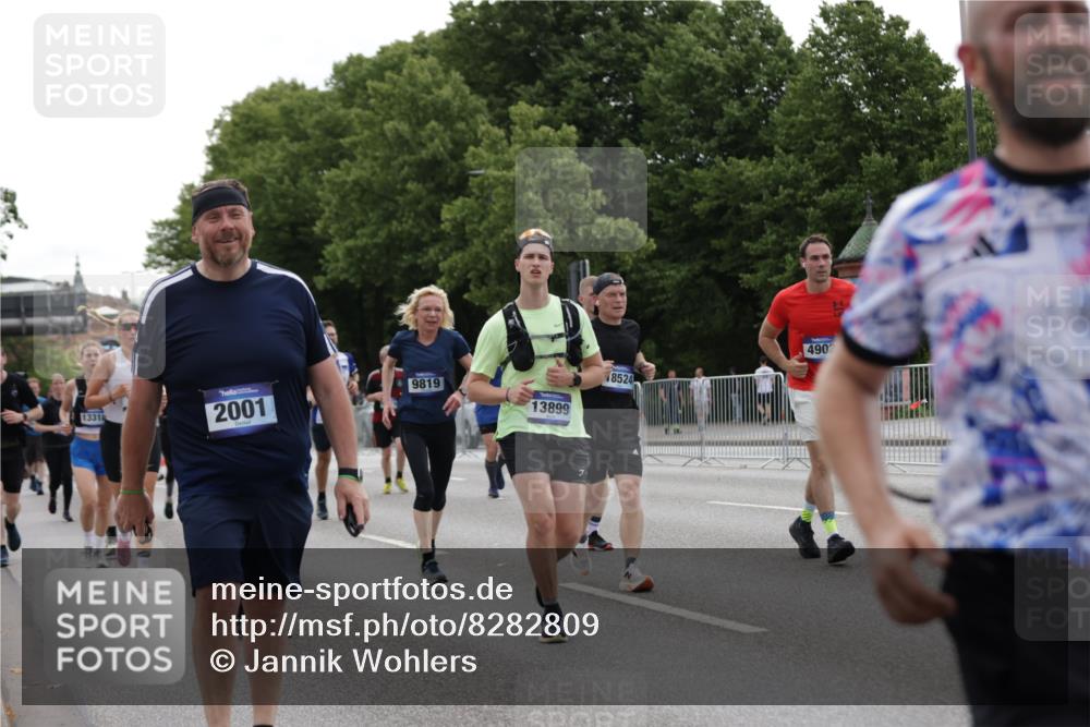 29.06.2025 - hella hamburg halbmarathon Jannik Wohlers http://msf.ph/oto/8282809 29.06.2025 10:35:19 Lombardsbrücke 1108, 1336, 1730, 1786, 2352, 2425, 2787, 2811, 2827, 3243, 3598, 4902, 5147, 5240, 6021, 6381, 6845, 6867, 7304, 7382, 8333, 9342, 9803, 9806, 9819, 10119, 10567, 10652, 12026, 12097, 12408, 12851, 12869, 13240, 13318, 13505, 13899, 14402, 14684, 15032, 16487, 17289, 17817, 17868, 17883, 17996, 17998, 18036, 18292, 18361, 18524, 18570, 18688 meine-sportfotos.de