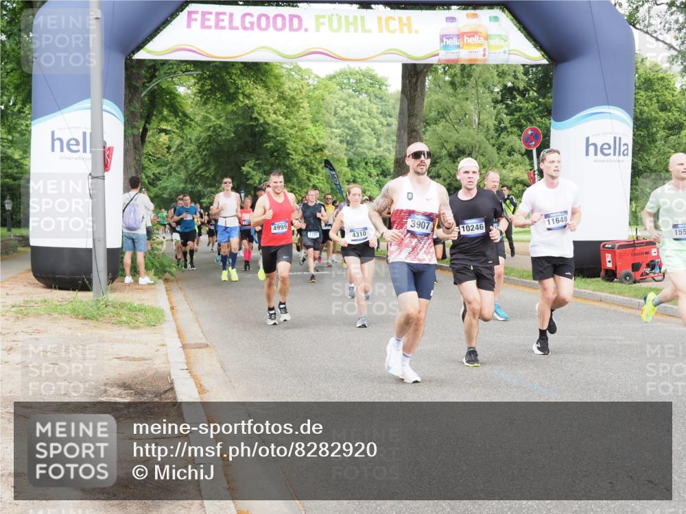 29.06.2025 - hella hamburg halbmarathon MichiJ http://msf.ph/oto/8282920 29.06.2025 10:32:21 Zwischen KM18-KM19 1415, 1697, 3004, 3907, 4310, 4999, 5692, 7093, 8063, 8722, 9374, 10246, 11648, 11848, 12966, 13348, 13807, 15535 meine-sportfotos.de