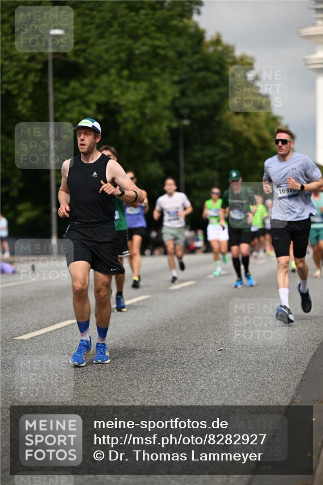 29.06.2025 - hella hamburg halbmarathon Dr. Thomas Lammeyer http://msf.ph/oto/8282927 29.06.2025 10:15:52 Kennedybrücke 1062, 1790, 2661, 3746, 3837, 4499, 6966, 7370, 7474, 8368, 9119, 9253, 9254, 9405, 10042 meine-sportfotos.de