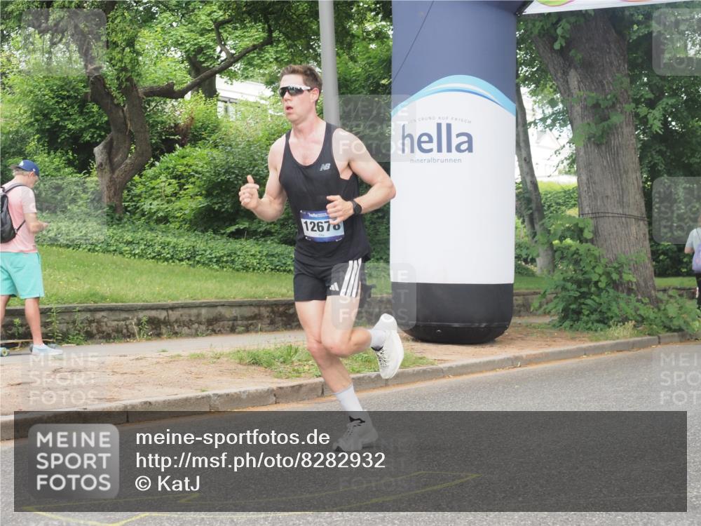 29.06.2025 - hella hamburg halbmarathon KatJ http://msf.ph/oto/8282932 29.06.2025 10:11:05 Zwischen KM18-KM19  meine-sportfotos.de