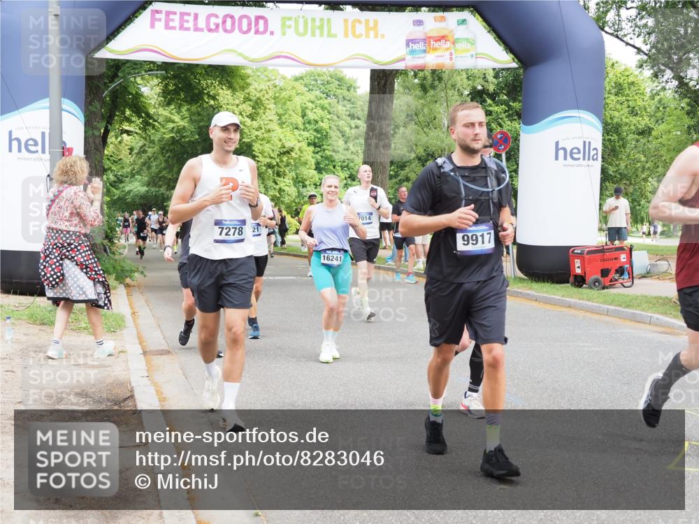 29.06.2025 - hella hamburg halbmarathon MichiJ http://msf.ph/oto/8283046 29.06.2025 10:58:18 Zwischen KM18-KM19 1020, 1051, 1981, 3020, 4583, 5036, 7014, 7017, 7257, 7277, 7278, 7279, 8275, 9917, 12456, 12938, 13370, 13683, 13835, 14413, 16241, 16554 meine-sportfotos.de