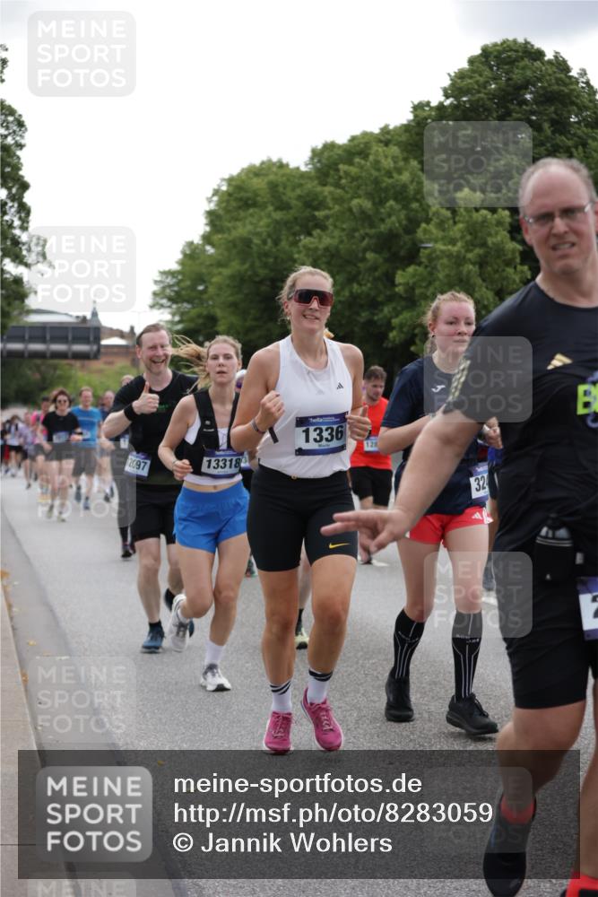 29.06.2025 - hella hamburg halbmarathon Jannik Wohlers http://msf.ph/oto/8283059 29.06.2025 10:35:22 Lombardsbrücke 1108, 1336, 1730, 2352, 2425, 2787, 2811, 2827, 3243, 3598, 3990, 4413, 4902, 5147, 6021, 6845, 6867, 7304, 7382, 8333, 9342, 9432, 9744, 9803, 9806, 9819, 10047, 10119, 10567, 10652, 12026, 12097, 12408, 12430, 12851, 12869, 13240, 13318, 13505, 13899, 14402, 14684, 15032, 15281, 16487, 17289, 17817, 17868, 17996, 17998, 18036, 18292, 18524, 18541, 18570, 18688 meine-sportfotos.de