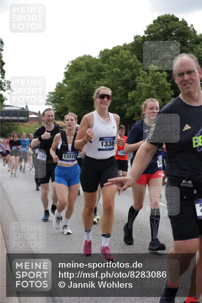 29.06.2025 - hella hamburg halbmarathon Jannik Wohlers http://msf.ph/oto/8283086 29.06.2025 10:35:22 Lombardsbrücke 1108, 1336, 1730, 2352, 2425, 2787, 2811, 2827, 3243, 3598, 3990, 4413, 4902, 5147, 6021, 6845, 6867, 7304, 7382, 8333, 9342, 9432, 9744, 9803, 9806, 9819, 10047, 10119, 10567, 10652, 12026, 12097, 12408, 12430, 12851, 12869, 13240, 13318, 13505, 13899, 14402, 14684, 15032, 15281, 16487, 17289, 17817, 17868, 17996, 17998, 18036, 18292, 18524, 18541, 18570, 18688 meine-sportfotos.de
