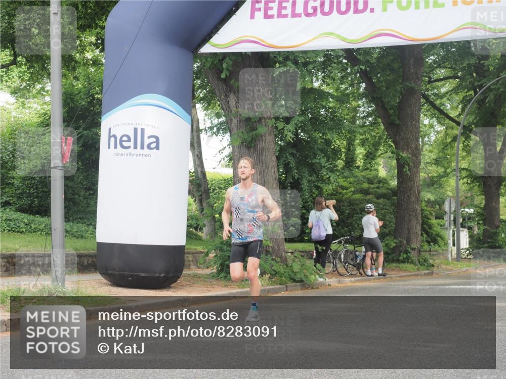 29.06.2025 - hella hamburg halbmarathon KatJ http://msf.ph/oto/8283091 29.06.2025 10:11:12 Zwischen KM18-KM19  meine-sportfotos.de