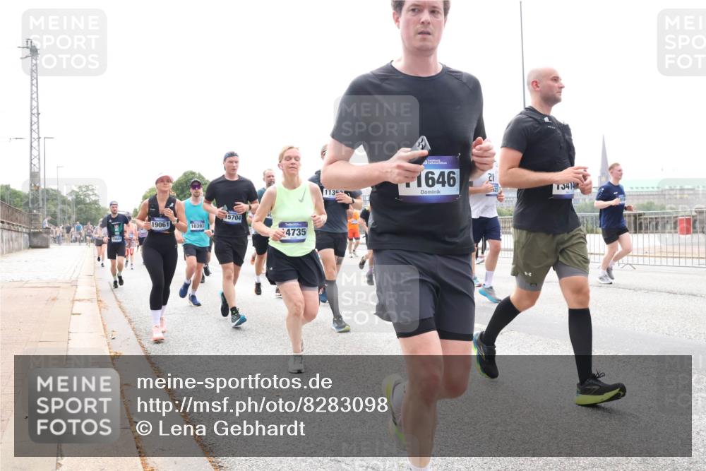 29.06.2025 - hella hamburg halbmarathon Lena Gebhardt http://msf.ph/oto/8283098 29.06.2025 10:35:25 Lombardsbrücke 19061, 10393, 15704, 4735, 1646, 1135, 21, 3474, 1284, 1497, 1717, 1730, 1786, 1821, 1849, 2001, 2198, 2376, 2425, 2751, 2787, 3409, 3828, 3958, 4333, 4564, 4703, 4704, 4965, 5027, 5147, 5240, 5531, 5793, 6029, 6189, 6365, 6381, 6397, 6471, 6746, 6803, 6859, 6867, 7267, 7382, 7927, 8249, 8296, 8567, 9248, 9342, 9470, 9803, 9806, 10358, 10393, 10464, 10531, 10565, 10606, 10652, 11233, 11320, 11359, 11565, 11838, 11839, 11886, 12026, 12062, 12326 meine-sportfotos.de