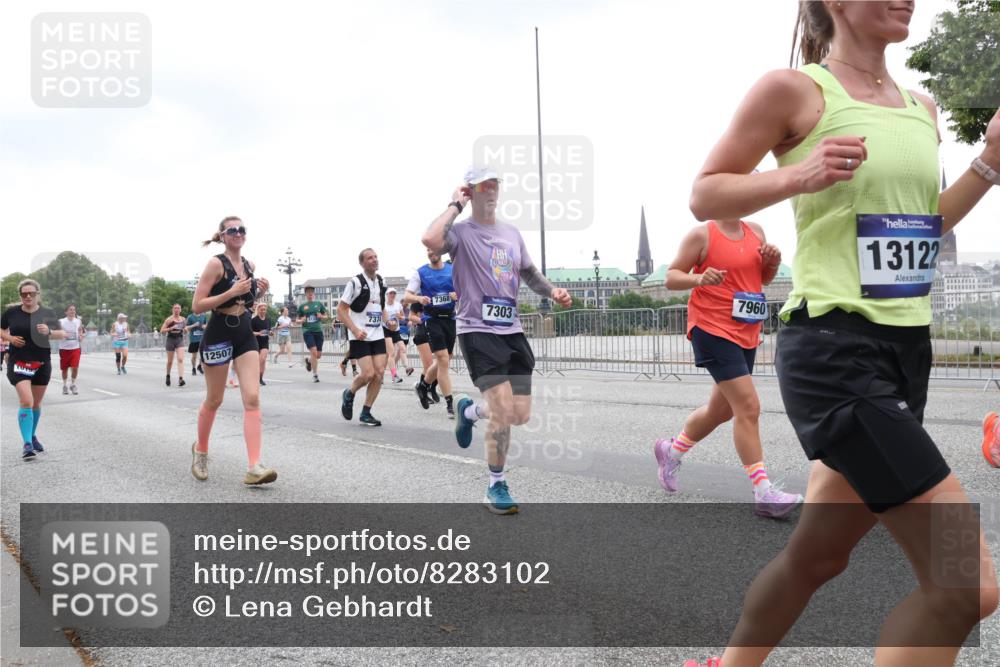 29.06.2025 - hella hamburg halbmarathon Lena Gebhardt http://msf.ph/oto/8283102 29.06.2025 10:46:32 Lombardsbrücke 1371, 1375, 1429, 1465, 1532, 1608, 1837, 1999, 2162, 2423, 2500, 2697, 2773, 2813, 2951, 3277, 3406, 3407, 3410, 3469, 3734, 4119, 4202, 4296, 4342, 4355, 4448, 4604, 5697, 5700, 5703, 5854, 6068, 6124, 6161, 6392, 6740, 7303, 7364, 7368, 7374, 7412, 7767, 7827, 7960, 7983, 8047, 8477, 8551, 8700, 9129, 9337, 9445, 9691, 10153, 10230, 11361, 11876, 11910, 12298, 12333, 12507, 12522, 13969, 14261, 15852, 16882, 16987 meine-sportfotos.de