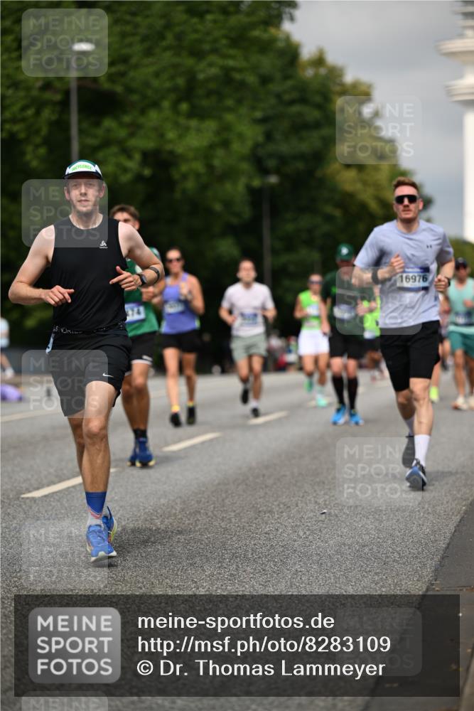 29.06.2025 - hella hamburg halbmarathon Dr. Thomas Lammeyer http://msf.ph/oto/8283109 29.06.2025 10:15:52 Kennedybrücke 1062, 1790, 2661, 3746, 3837, 4499, 6966, 7370, 7474, 8368, 9119, 9253, 9254, 9405, 10042 meine-sportfotos.de