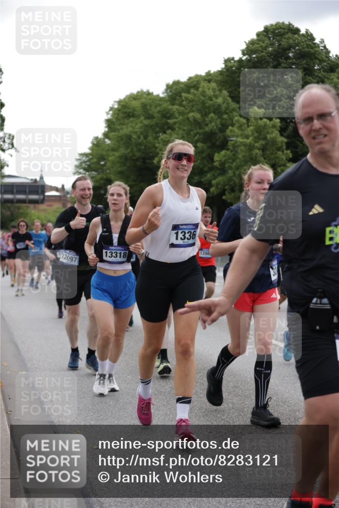 29.06.2025 - hella hamburg halbmarathon Jannik Wohlers http://msf.ph/oto/8283121 29.06.2025 10:35:22 Lombardsbrücke 1108, 1336, 1730, 2352, 2425, 2787, 2811, 2827, 3243, 3598, 3990, 4413, 4902, 5147, 6021, 6845, 6867, 7304, 7382, 8333, 9342, 9432, 9744, 9803, 9806, 9819, 10047, 10119, 10567, 10652, 12026, 12097, 12408, 12430, 12851, 12869, 13240, 13318, 13505, 13899, 14402, 14684, 15032, 15281, 16487, 17289, 17817, 17868, 17996, 17998, 18036, 18292, 18524, 18541, 18570, 18688 meine-sportfotos.de