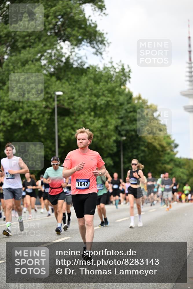 29.06.2025 - hella hamburg halbmarathon Dr. Thomas Lammeyer http://msf.ph/oto/8283143 29.06.2025 10:36:57 Kennedybrücke 1237, 1647, 1732, 2059, 2268, 2384, 2959, 3221, 3391, 3653, 3660, 3670, 3708, 3753, 4096, 4555, 5110, 5156, 5581, 6861, 7135, 7387, 7531, 7749, 7750, 7789, 8170, 8839, 8840, 8914, 9010, 9034, 9188, 9471, 9542, 9765, 9812, 10002, 10203, 10470, 10624, 10770, 11076 meine-sportfotos.de