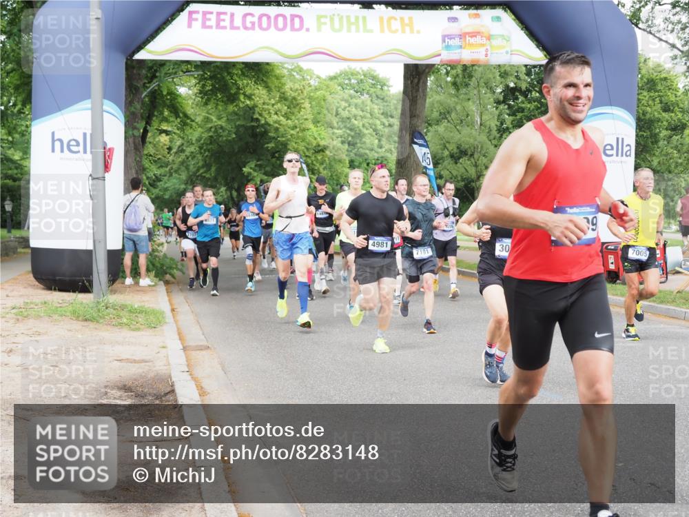 29.06.2025 - hella hamburg halbmarathon MichiJ http://msf.ph/oto/8283148 29.06.2025 10:32:23 Zwischen KM18-KM19 1415, 1697, 3004, 3907, 4310, 4981, 4999, 7005, 7093, 7191, 8063, 8722, 9374, 9931, 10193, 10246, 11648, 11848, 12711, 12966, 13807, 15535, 16549, 17376, 18765, 19206 meine-sportfotos.de