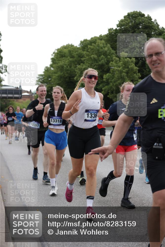29.06.2025 - hella hamburg halbmarathon Jannik Wohlers http://msf.ph/oto/8283159 29.06.2025 10:35:22 Lombardsbrücke 1108, 1336, 1730, 2352, 2425, 2787, 2811, 2827, 3243, 3598, 3990, 4413, 4902, 5147, 6021, 6845, 6867, 7304, 7382, 8333, 9342, 9432, 9744, 9803, 9806, 9819, 10047, 10119, 10567, 10652, 12026, 12097, 12408, 12430, 12851, 12869, 13240, 13318, 13505, 13899, 14402, 14684, 15032, 15281, 16487, 17289, 17817, 17868, 17996, 17998, 18036, 18292, 18524, 18541, 18570, 18688 meine-sportfotos.de