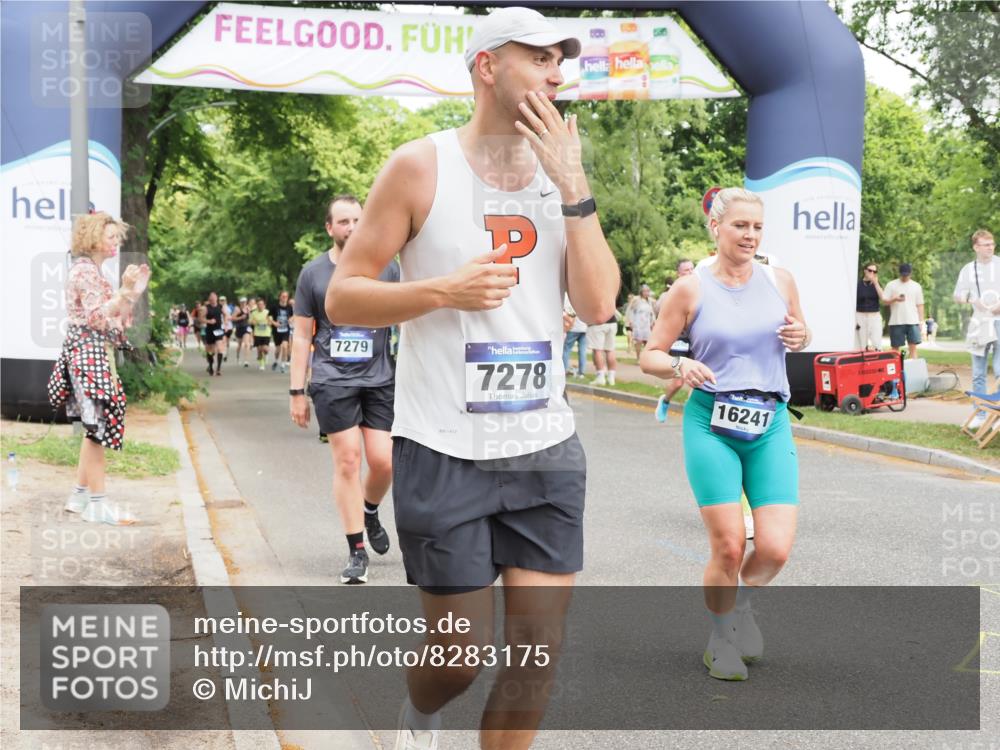 29.06.2025 - hella hamburg halbmarathon MichiJ http://msf.ph/oto/8283175 29.06.2025 10:58:20 Zwischen KM18-KM19 1981, 2721, 3020, 4583, 5036, 7014, 7017, 7257, 7277, 7278, 7279, 8275, 9917, 12456, 12893, 13242, 13370, 13683, 13835, 14413, 16020, 16241, 16554 meine-sportfotos.de