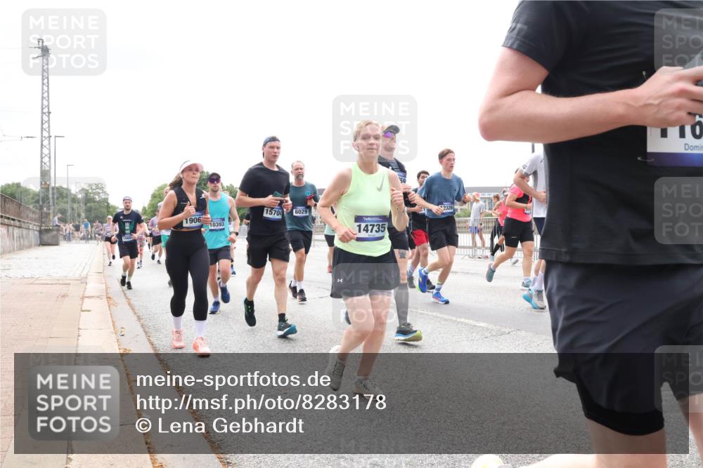 29.06.2025 - hella hamburg halbmarathon Lena Gebhardt http://msf.ph/oto/8283178 29.06.2025 10:35:25 Lombardsbrücke 15601, 15704, 6029, 1906, 10393, 14735, 59, 1284, 1497, 1717, 1730, 1786, 1821, 1849, 2001, 2198, 2376, 2425, 2751, 2787, 3409, 3828, 3958, 4333, 4564, 4703, 4704, 4965, 5027, 5147, 5240, 5531, 5793, 6029, 6189, 6365, 6381, 6397, 6471, 6746, 6803, 6859, 6867, 7267, 7382, 7927, 8249, 8296, 8567, 9248, 9342, 9470, 9803, 9806, 10358, 10393, 10464, 10531, 10565, 10606, 10652, 11233, 11320, 11359, 11565, 11838, 11839, 11886, 12026, 12062, 12326 meine-sportfotos.de