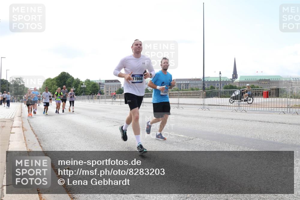 29.06.2025 - hella hamburg halbmarathon Lena Gebhardt http://msf.ph/oto/8283203 29.06.2025 10:11:40 Lombardsbrücke 1328, 1531, 1723, 1866, 1992, 3363, 3837, 4227, 5254, 5379, 5605, 7571, 8115, 8171, 8206, 8207, 8368, 8807, 8810, 9119, 9191, 9428, 10042, 10196, 10372, 10409, 10428, 11149, 11321, 11507, 11755, 11917, 12286, 12473, 13177, 13203, 13542, 13603, 13939, 13958, 14008, 14149, 14384, 15252, 15797, 15908, 15945, 16383, 17080, 17638, 17774, 17787, 17866, 18261, 18278, 18382, 18395, 19172, 19241 meine-sportfotos.de