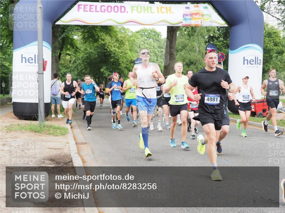 29.06.2025 - hella hamburg halbmarathon MichiJ http://msf.ph/oto/8283256 29.06.2025 10:32:24 Zwischen KM18-KM19 1415, 1697, 3004, 3021, 3907, 4310, 4981, 4999, 5476, 7005, 7093, 7191, 8063, 8722, 9374, 9931, 10193, 10246, 11648, 11848, 12711, 12966, 13807, 15535, 16549, 17376, 18691, 18765, 19206 meine-sportfotos.de