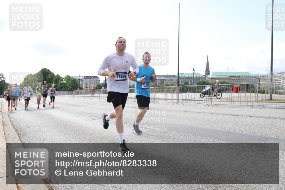 29.06.2025 - hella hamburg halbmarathon Lena Gebhardt http://msf.ph/oto/8283338 29.06.2025 10:11:40 Lombardsbrücke 1328, 1531, 1723, 1866, 1992, 3363, 3837, 4227, 5254, 5379, 5605, 7571, 8115, 8171, 8206, 8207, 8368, 8807, 8810, 9119, 9191, 9428, 10042, 10196, 10372, 10409, 10428, 11149, 11321, 11507, 11755, 11917, 12286, 12473, 13177, 13203, 13542, 13603, 13939, 13958, 14008, 14149, 14384, 15252, 15797, 15908, 15945, 16383, 17080, 17638, 17774, 17787, 17866, 18261, 18278, 18382, 18395, 19172, 19241 meine-sportfotos.de