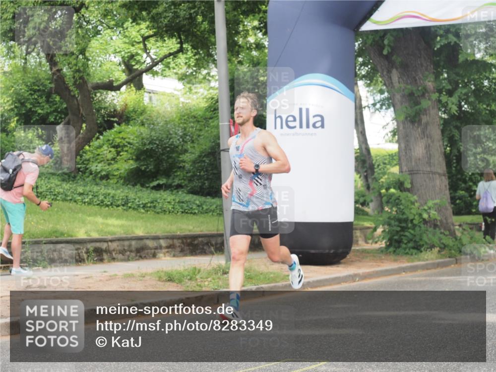 29.06.2025 - hella hamburg halbmarathon KatJ http://msf.ph/oto/8283349 29.06.2025 10:11:13 Zwischen KM18-KM19  meine-sportfotos.de