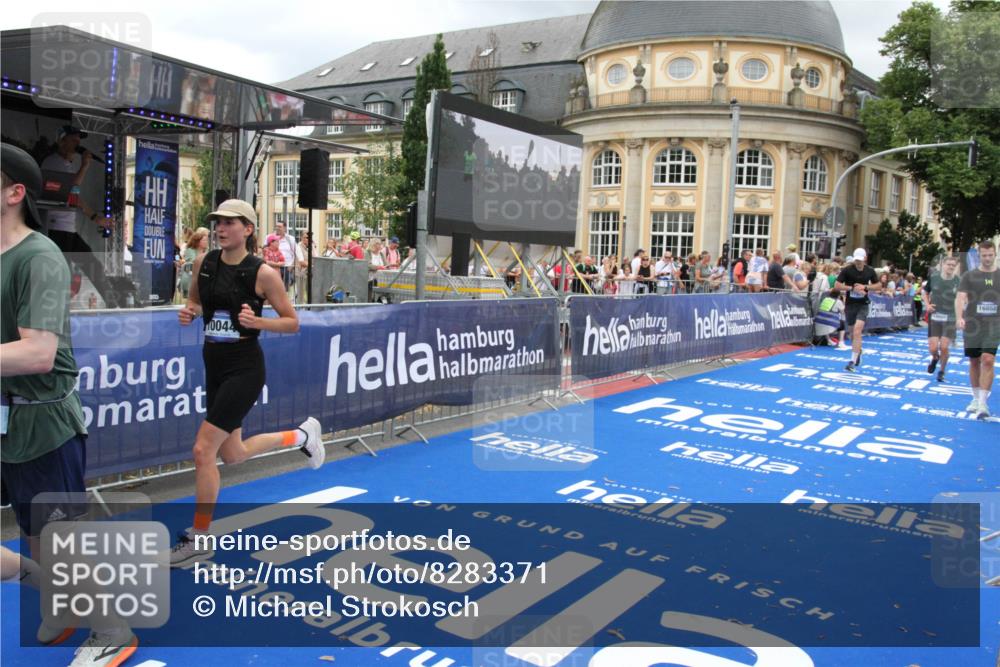 29.06.2025 - hella hamburg halbmarathon Michael Strokosch http://msf.ph/oto/8283371 29.06.2025 10:54:54 Ziel 1327, 1506, 2029, 4231, 6994, 10044, 12186, 14660, 16623, 16868, 17261 meine-sportfotos.de