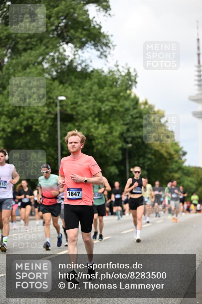 29.06.2025 - hella hamburg halbmarathon Dr. Thomas Lammeyer http://msf.ph/oto/8283500 29.06.2025 10:36:57 Kennedybrücke 1237, 1647, 1732, 2059, 2268, 2384, 2959, 3221, 3391, 3653, 3660, 3670, 3708, 3753, 4096, 4555, 5110, 5156, 5581, 6861, 7135, 7387, 7531, 7749, 7750, 7789, 8170, 8839, 8840, 8914, 9010, 9034, 9188, 9471, 9542, 9765, 9812, 10002, 10203, 10470, 10624, 10770, 11076 meine-sportfotos.de