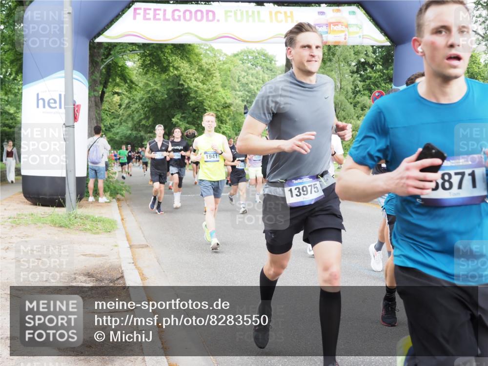 29.06.2025 - hella hamburg halbmarathon MichiJ http://msf.ph/oto/8283550 29.06.2025 10:32:28 Zwischen KM18-KM19 1220, 1941, 2365, 2402, 2707, 3004, 3021, 4981, 4999, 5231, 5476, 5624, 6991, 7005, 7191, 7322, 8871, 9374, 9444, 9633, 9931, 10193, 10246, 12657, 12711, 13975, 15280, 15535, 16549, 17376, 17406, 17729, 17977, 18107, 18437, 18464, 18691, 18765, 19206, 19210 meine-sportfotos.de