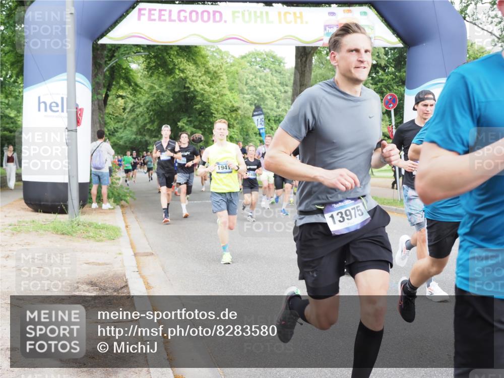 29.06.2025 - hella hamburg halbmarathon MichiJ http://msf.ph/oto/8283580 29.06.2025 10:32:28 Zwischen KM18-KM19 1220, 1941, 2365, 2402, 2707, 3004, 3021, 4981, 4999, 5231, 5476, 5624, 6991, 7005, 7191, 7322, 8871, 9374, 9444, 9633, 9931, 10193, 10246, 12657, 12711, 13975, 15280, 15535, 16549, 17376, 17406, 17729, 17977, 18107, 18437, 18464, 18691, 18765, 19206, 19210 meine-sportfotos.de
