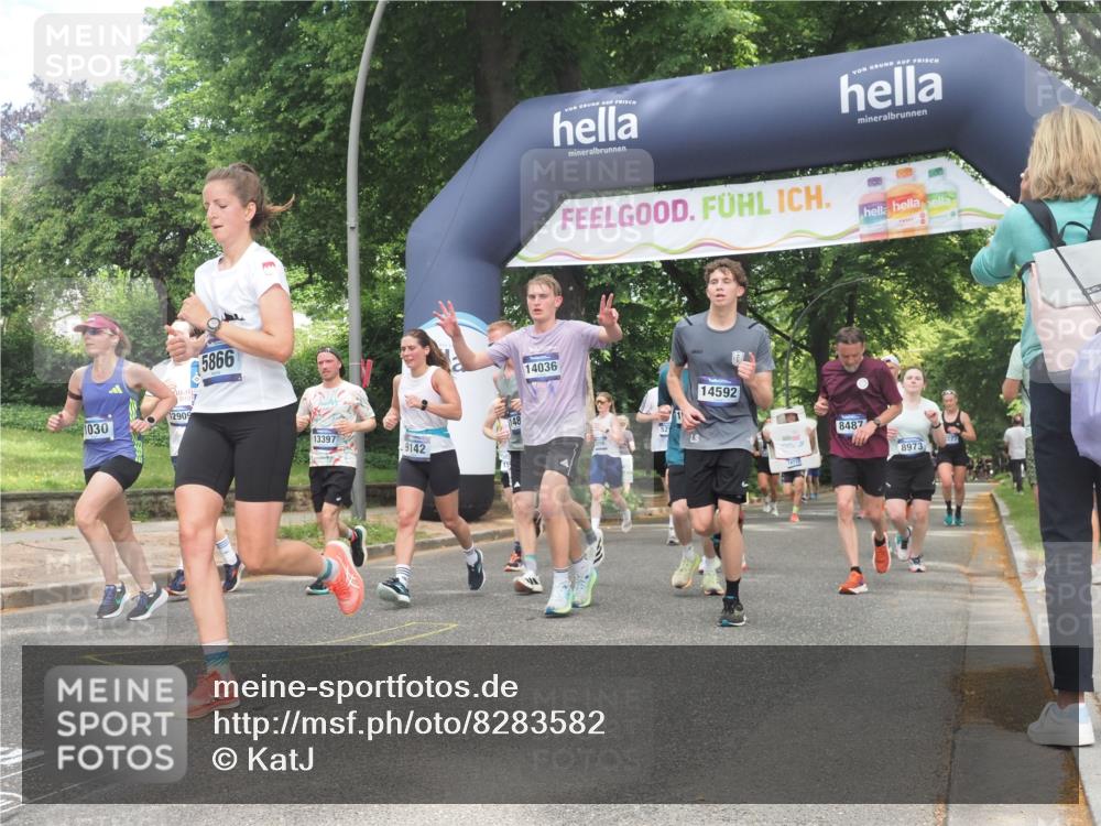 29.06.2025 - hella hamburg halbmarathon KatJ http://msf.ph/oto/8283582 29.06.2025 10:41:03 Zwischen KM18-KM19 1030, 1482, 1727, 1870, 2070, 2346, 2910, 3310, 5259, 5866, 6942, 7864, 8487 meine-sportfotos.de