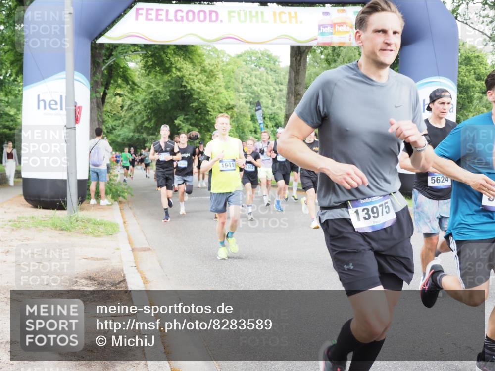 29.06.2025 - hella hamburg halbmarathon MichiJ http://msf.ph/oto/8283589 29.06.2025 10:32:28 Zwischen KM18-KM19 1220, 1941, 2365, 2402, 2707, 3004, 3021, 4981, 4999, 5231, 5476, 5624, 6991, 7005, 7191, 7322, 8871, 9374, 9444, 9633, 9931, 10193, 10246, 12657, 12711, 13975, 15280, 15535, 16549, 17376, 17406, 17729, 17977, 18107, 18437, 18464, 18691, 18765, 19206, 19210 meine-sportfotos.de