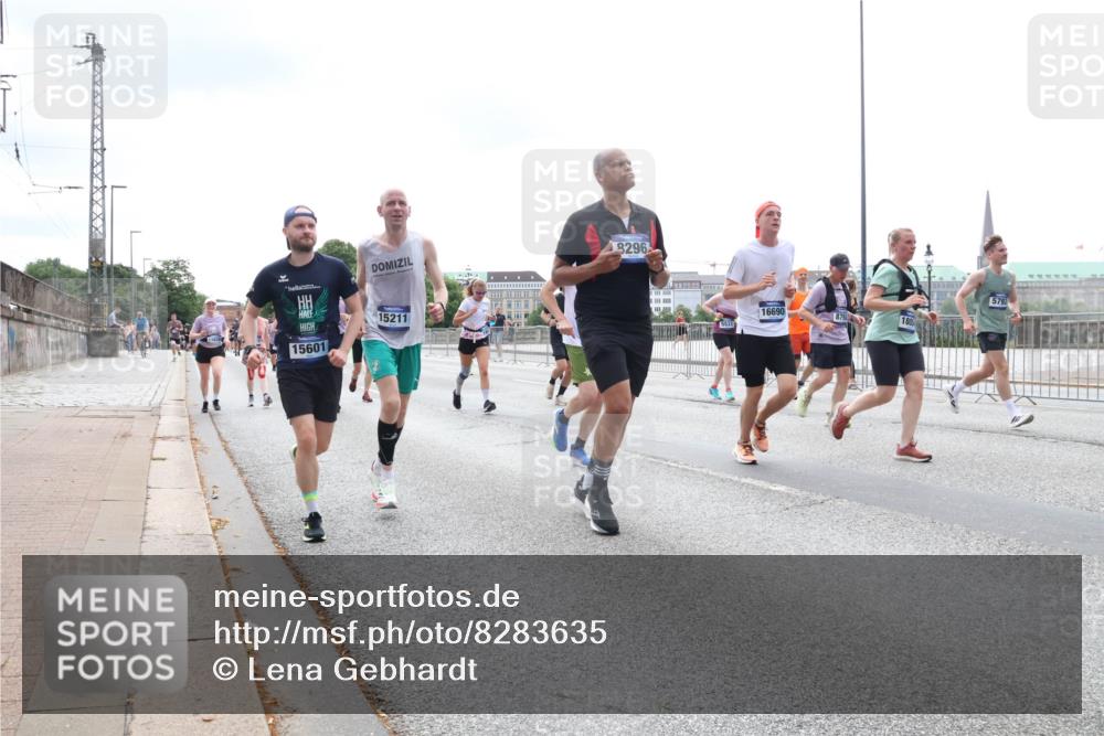 29.06.2025 - hella hamburg halbmarathon Lena Gebhardt http://msf.ph/oto/8283635 29.06.2025 10:35:28 Lombardsbrücke 15601, 15211, 8296, 5531, 16690, 1805, 579, 1284, 1336, 1497, 1717, 1730, 1786, 1821, 1849, 2001, 2198, 2376, 2425, 2751, 2787, 3243, 3409, 3828, 3958, 4333, 4564, 4703, 4704, 4902, 4965, 5027, 5147, 5240, 5531, 5793, 6029, 6189, 6365, 6381, 6471, 6746, 6803, 6859, 6867, 7267, 7382, 7927, 8249, 8296, 8567, 9342, 9470, 9803, 9806, 9819, 10358, 10393, 10531, 10565, 10652, 11233, 11320, 11359, 11565, 11838, 11839, 11886, 12026, 12062, 12326 meine-sportfotos.de