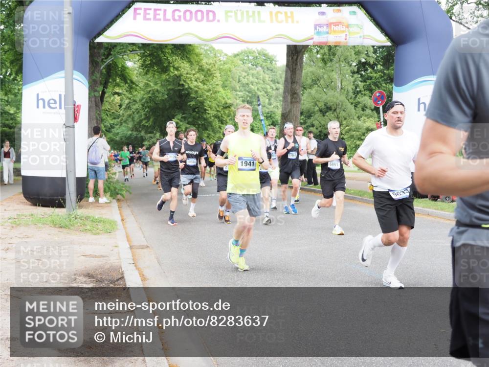 29.06.2025 - hella hamburg halbmarathon MichiJ http://msf.ph/oto/8283637 29.06.2025 10:32:28 Zwischen KM18-KM19 1220, 1941, 2365, 2402, 2707, 3004, 3021, 4981, 4999, 5231, 5476, 5624, 6991, 7005, 7191, 7322, 8871, 9374, 9444, 9633, 9931, 10193, 10246, 12657, 12711, 13975, 15280, 15535, 16549, 17376, 17406, 17729, 17977, 18107, 18437, 18464, 18691, 18765, 19206, 19210 meine-sportfotos.de