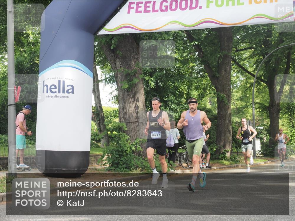 29.06.2025 - hella hamburg halbmarathon KatJ http://msf.ph/oto/8283643 29.06.2025 10:11:19 Zwischen KM18-KM19  meine-sportfotos.de
