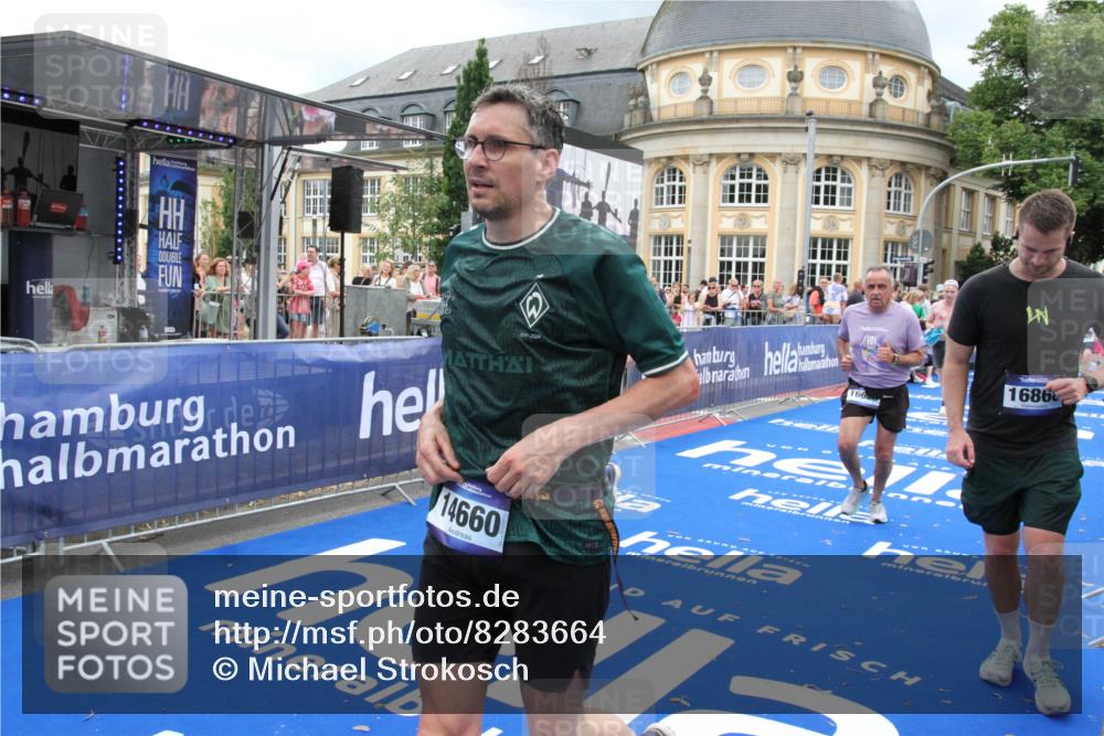 29.06.2025 - hella hamburg halbmarathon Michael Strokosch http://msf.ph/oto/8283664 29.06.2025 10:54:58 Ziel 1327, 1506, 3652, 5020, 6433, 6994, 8514, 8698, 10266, 13988, 14638, 14660, 14845, 15156, 16047, 16623, 16868, 17261, 18181, 18325 meine-sportfotos.de