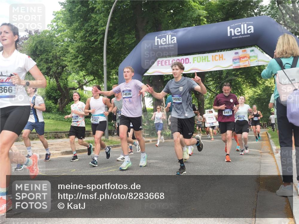 29.06.2025 - hella hamburg halbmarathon KatJ http://msf.ph/oto/8283668 29.06.2025 10:41:03 Zwischen KM18-KM19 1030, 1482, 1727, 1870, 2070, 2346, 2910, 3310, 5259, 5866, 6942, 7864, 8487 meine-sportfotos.de